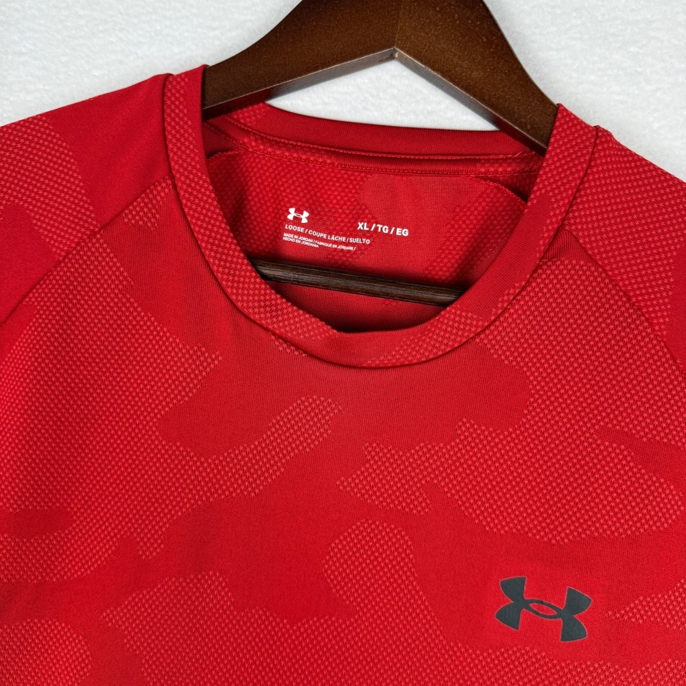 Under Armour Mens XL Red Camo Loose Fit Lightweight Training Shirt 1371203-601‎